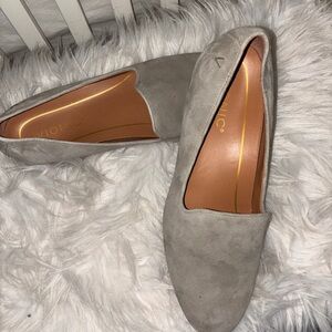 Vionic Womens Willa Grey Suede Slip On Flats Shoes 7.5 EUC